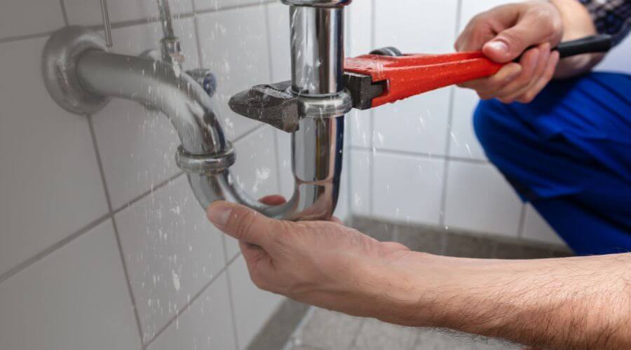 Expert burst pipe repair services in Garden City, KS